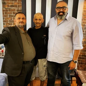 16BF92C6-0837-48A1-833B-D32678C65329